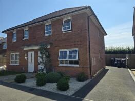 34, Long Meadow, Launceston PL15 7FZ