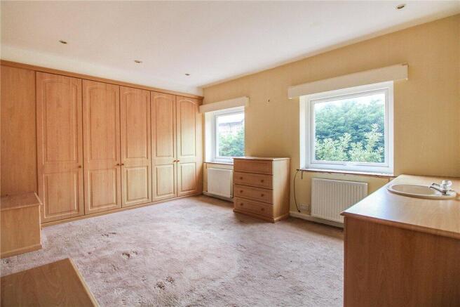 4 bed Detached for sale Image 12