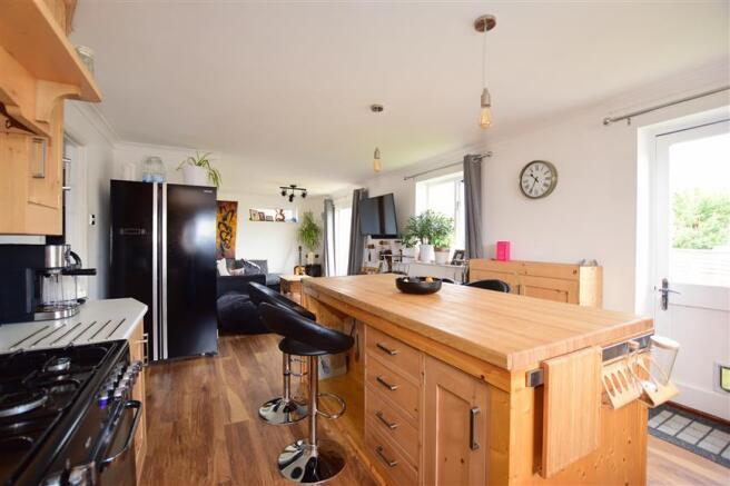 Kitchen/ Living Room