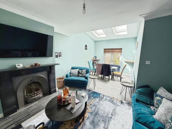 3 bed Semi-Detached to rent Image 5