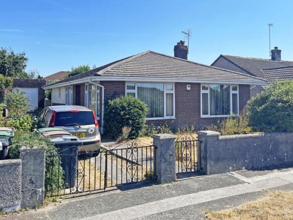 Rawling Close 14 - Front.jpg