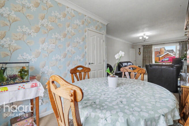 3 bed Semi-Detached for sale Image 10