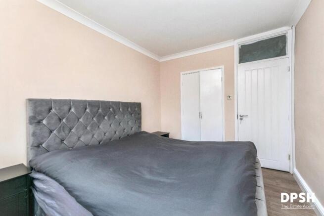 2 bed Flat for sale Image 8