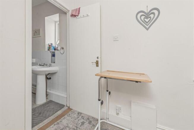 2 bed Terraced for sale Image 7