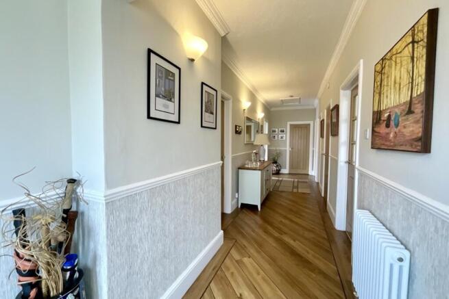 3 bed Bungalow for sale Image 10