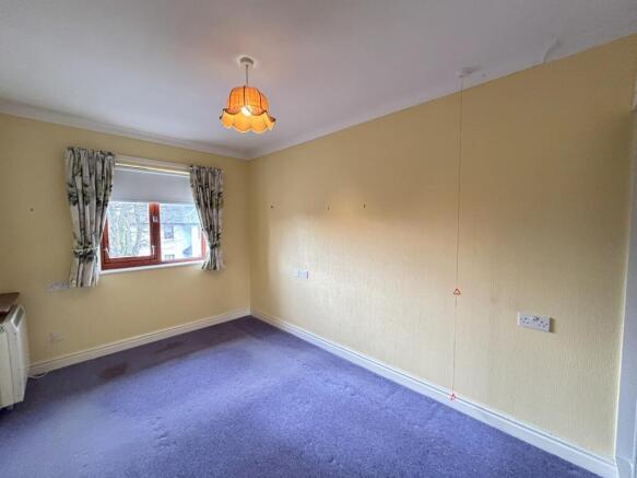 2 bed Flat for sale Image 4