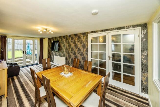 4 bed Detached for sale Image 8