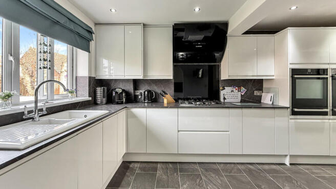 Kitchen/dining ro...