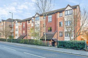 Flat 8, 144 146 Cromwell Place, Station Road, Redhill RH1 1EX