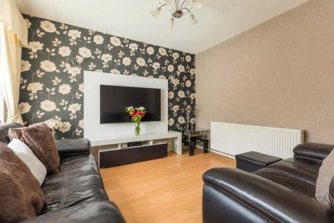 3 bed Semi-Detached for sale Image 6
