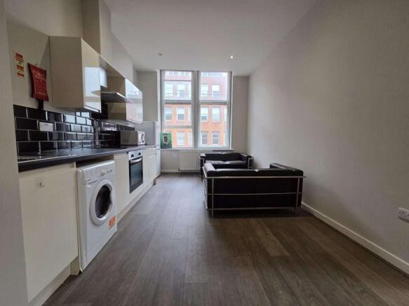 2 bed Flat to rent Image 4