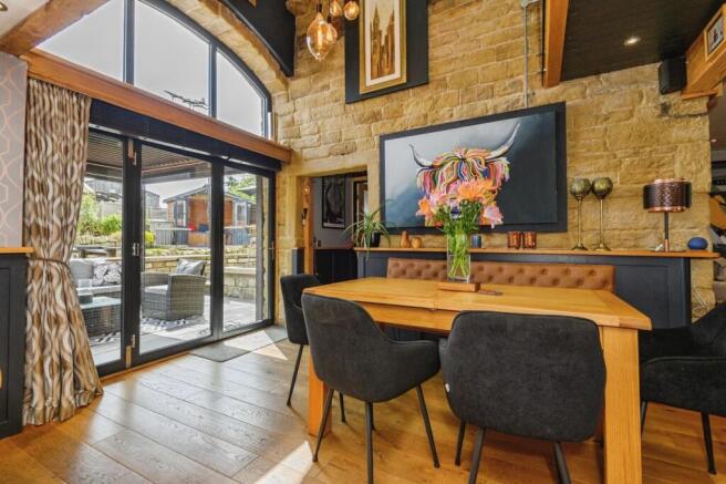 4 bed Barn Conversion for sale Image 11
