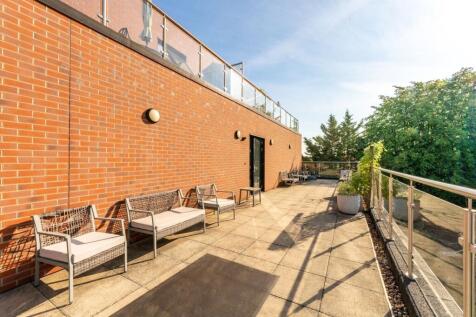 Coombe Road, New Malden, KT3