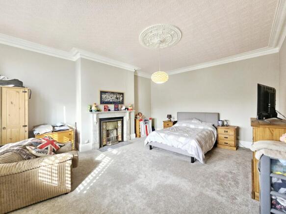 1 bed Flat for sale Image 4