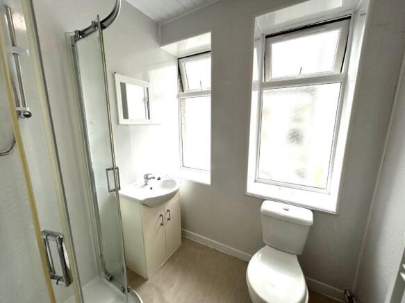 Bathroom 1.jpeg