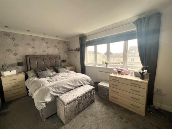 Bedroom 1.jpg