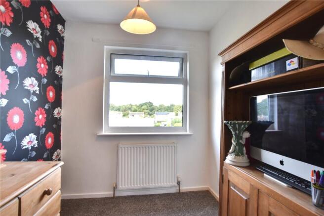 3 bed Semi-Detached for sale Image 8