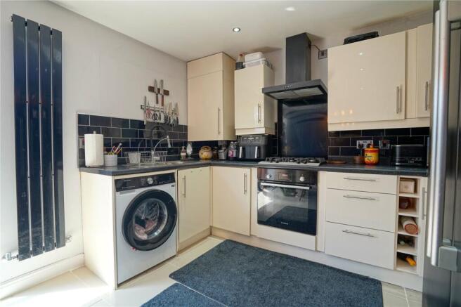 3 bed Semi-Detached for sale Image 6
