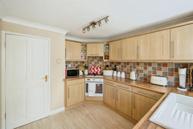 3 bed Detached Bungalow for sale Image 8