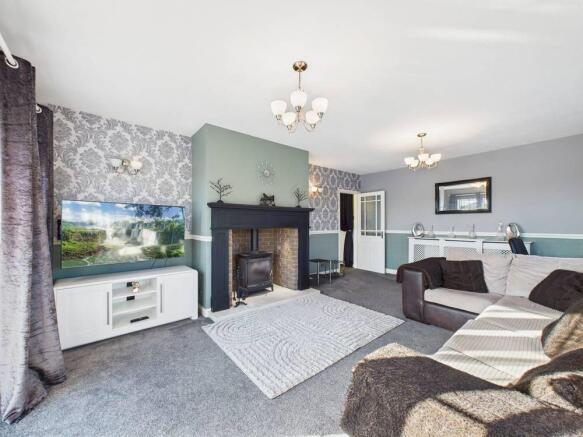 5 bed Detached Bungalow for sale Image 7