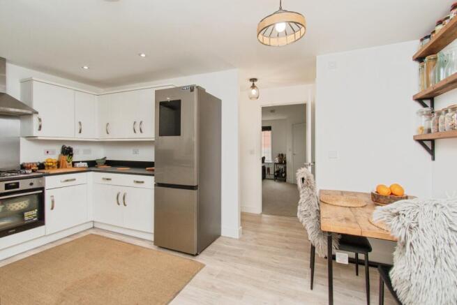 3 bed Town House for sale Image 5