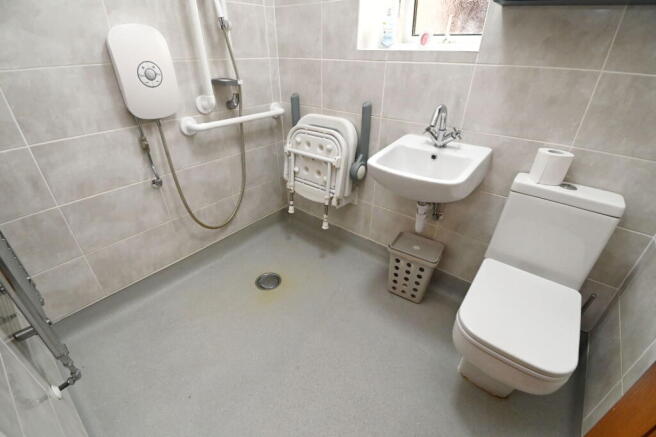 2 bed Semi-Detached Bungalow for sale Image 11
