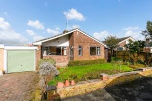 8, Swan Green, Sellindge TN25 6EX