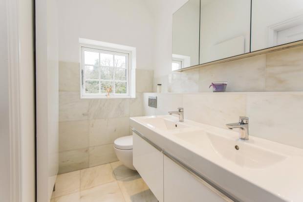 Ensuite
