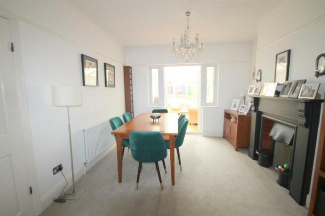 Dining Room 2.JPG