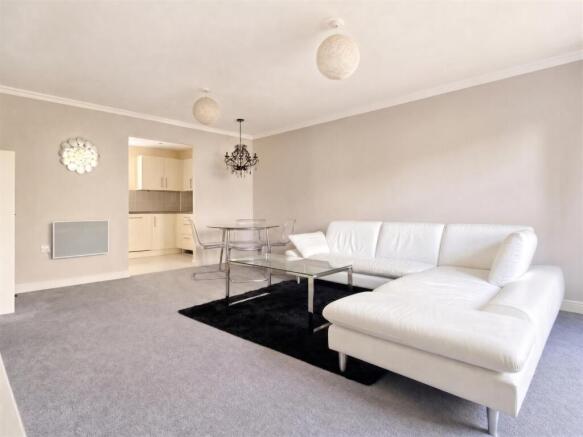 04-living-room-towards-kitchen.jpg