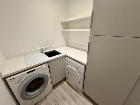2 bed Apartment for sale Image 11