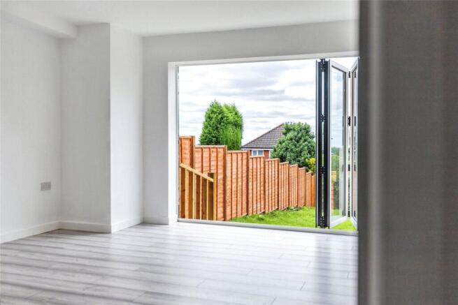 4 bed Semi-Detached for sale Image 8