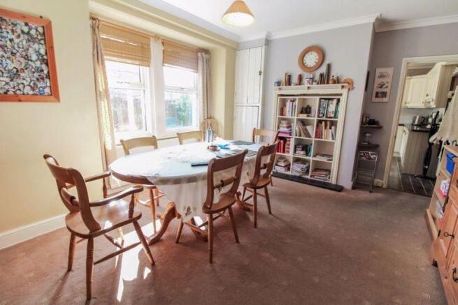 breakfast room