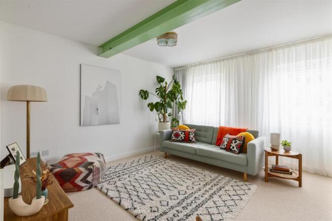 Ashdon Close, IG8