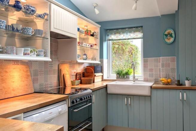 4 Cambridge Drive - 7.jpg