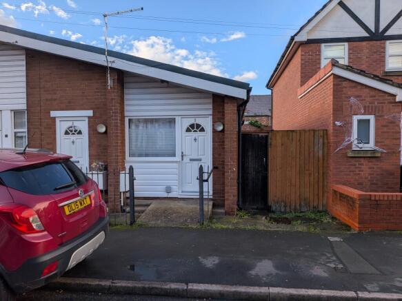 Self-Contained One-Bedroom Flat to Rent ¿ Egert