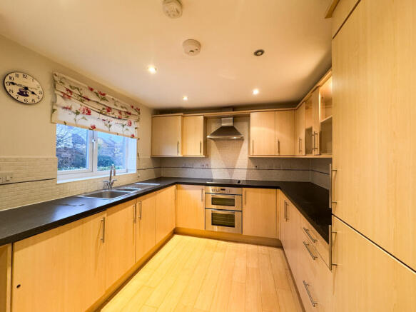 20251107_154725738_iOS