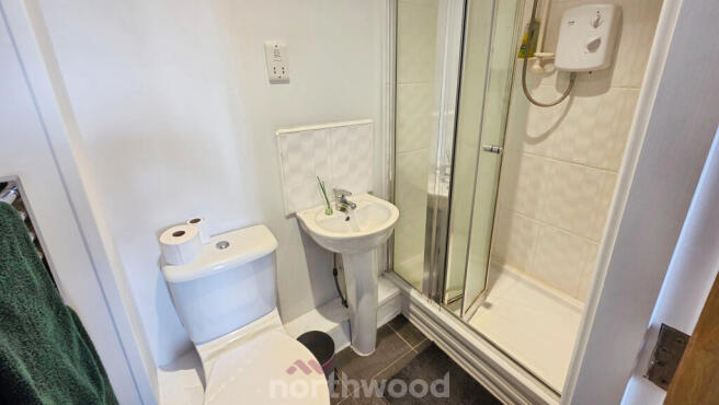 2 bed Flat to rent Image 8