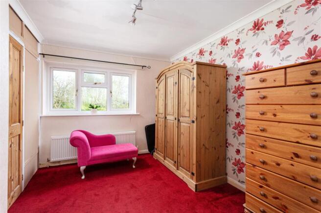5 bed Semi-Detached for sale Image 11