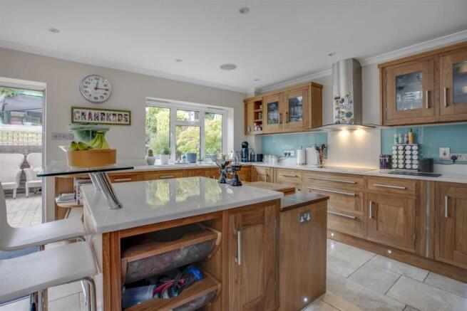 28 Talbot Avenue Kitchen.jpg