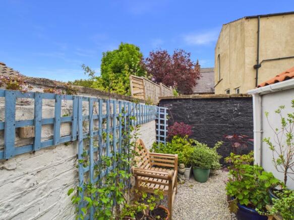 3 bed Terraced for sale Image 12