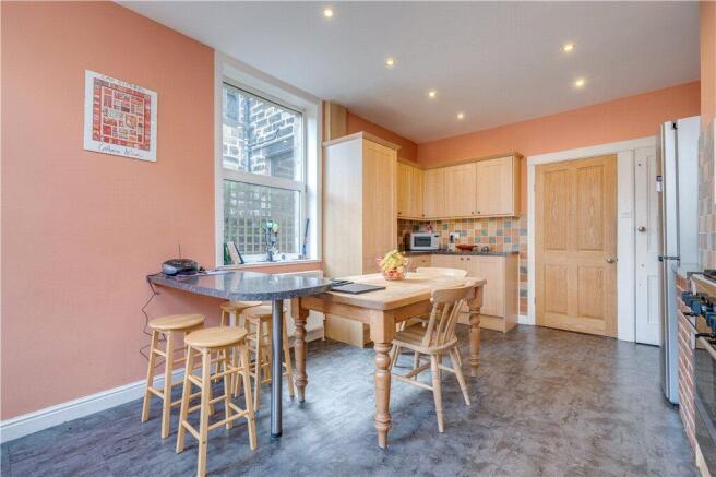 5 bed Terraced for sale Image 6