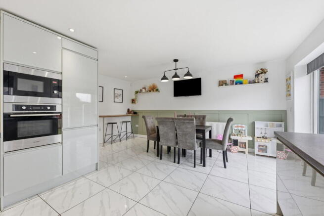 3 bed Semi-Detached for sale Image 5