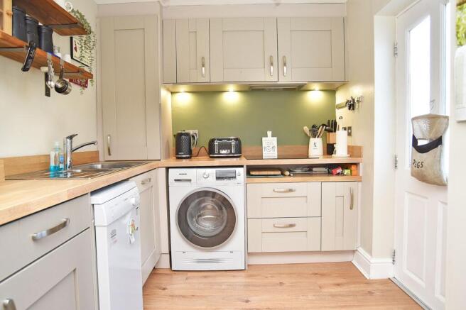 2 bed Terraced for sale Image 5