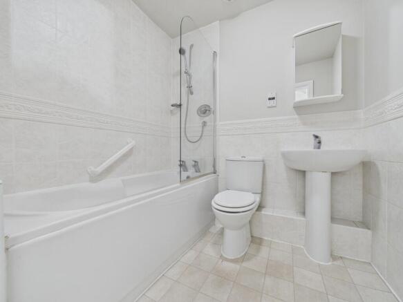 2 bed Apartment for sale Image 2