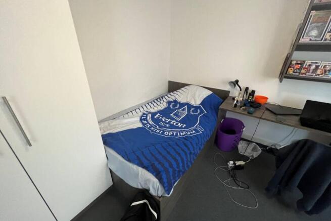 Flat in S1 2FT