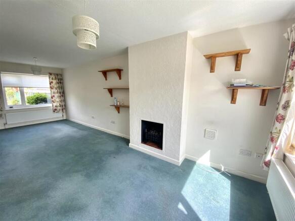 LIVING/DINING ROOM