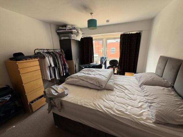 2 bed Flat to rent Image 5