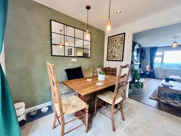 3 bed House to rent Image 4