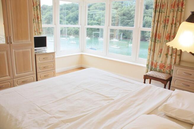 Master Bedroom Su...